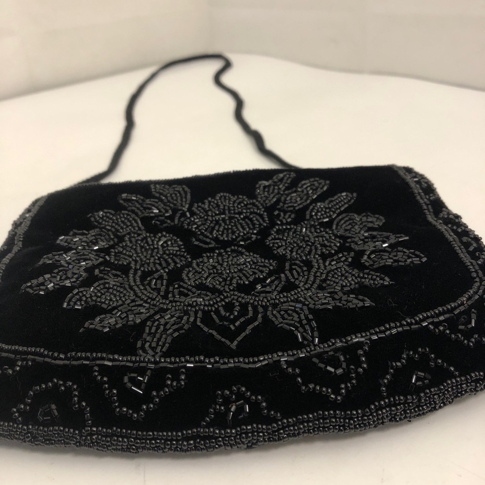 Vintage Clutch/Crossbody Purse La Regale Black Beaded 8 1/2”x6” Flower Design